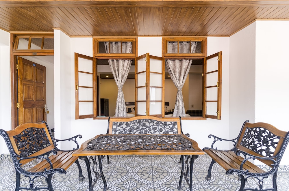 Executive Room - Photo 8