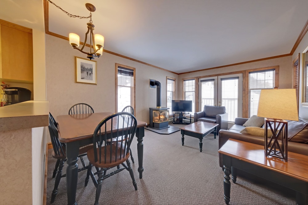 Suite, 2 Bedrooms, Mountain View