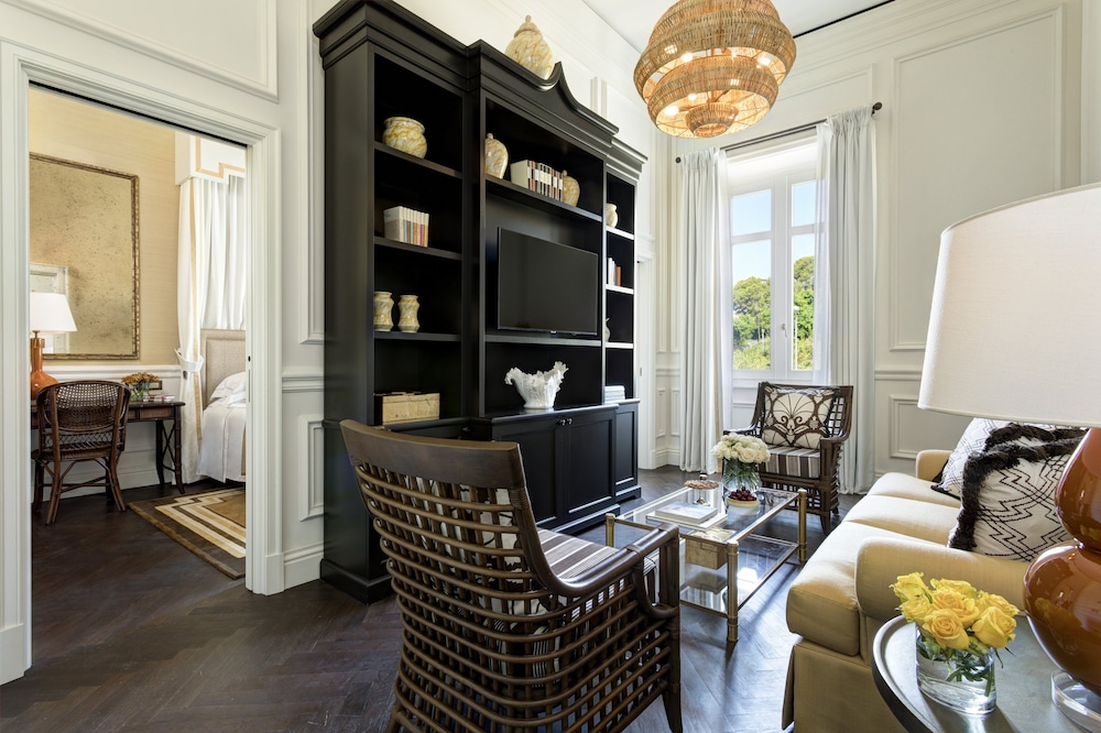 Superior Suite - Photo 1