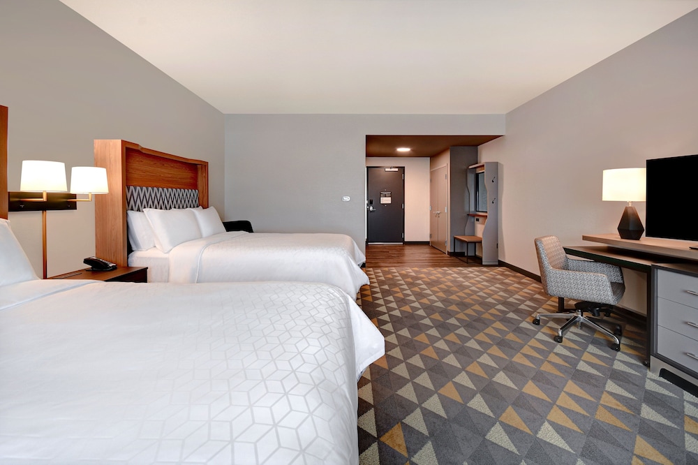 Premium Room, 2 Queen Beds, Accessible (Mobility, Accessible Tub) - Photo 4