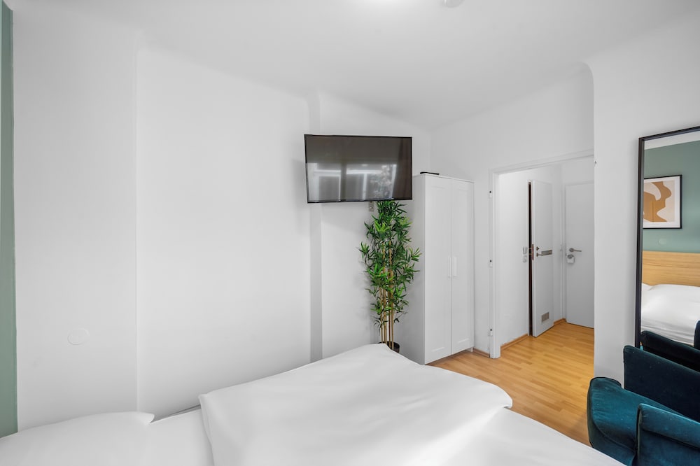 Classic Room, 1 Bedroom (AT_VIE_Ursular_01_00_02_W)