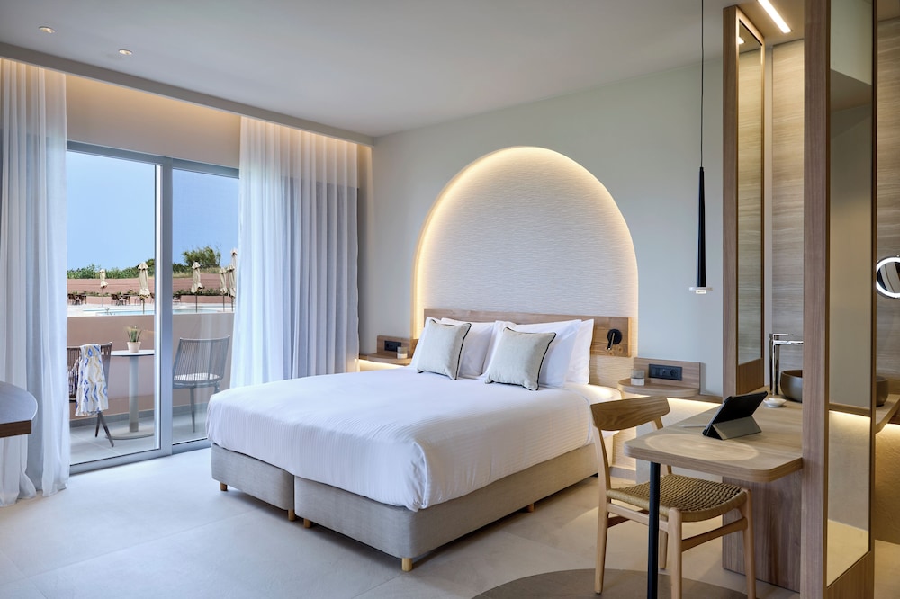 Deluxe Family Suite Sea View