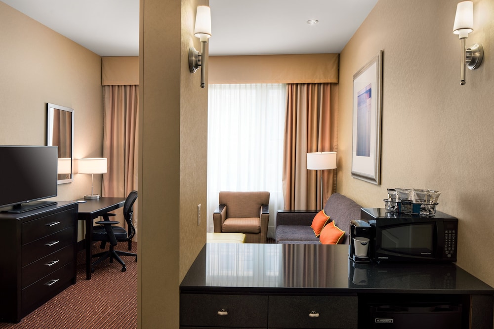 Suite, 1 King Bed - Photo 5