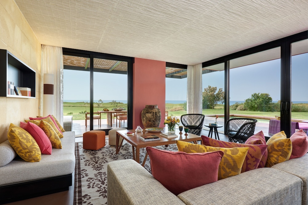 Suite (Acacia)