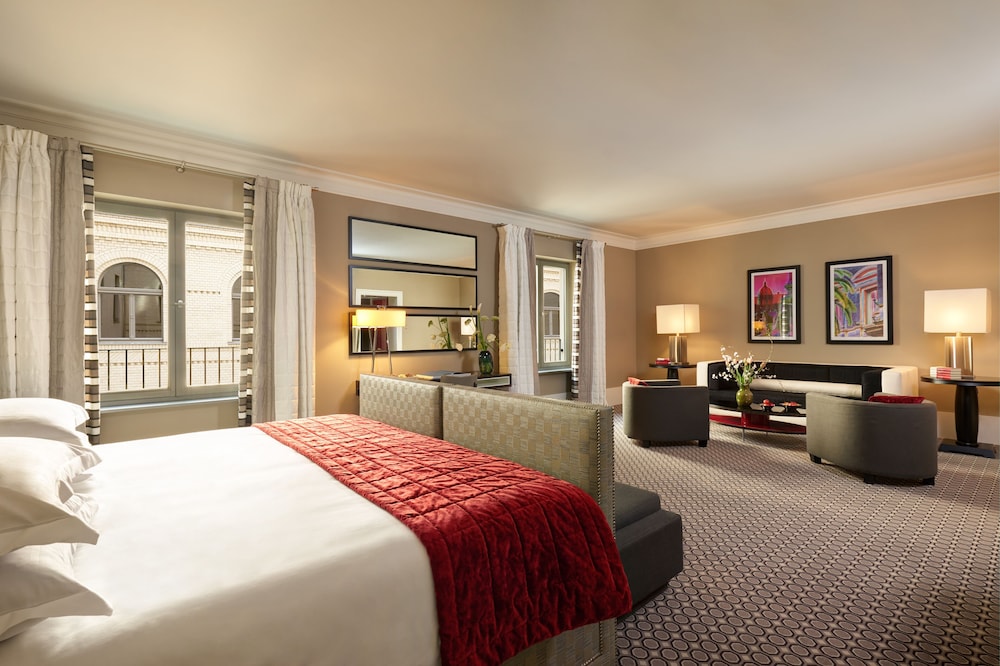 Junior Suite, City View