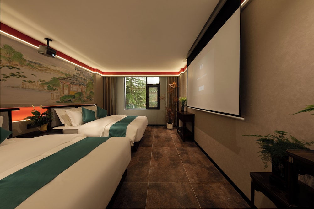 Family Suite, City View