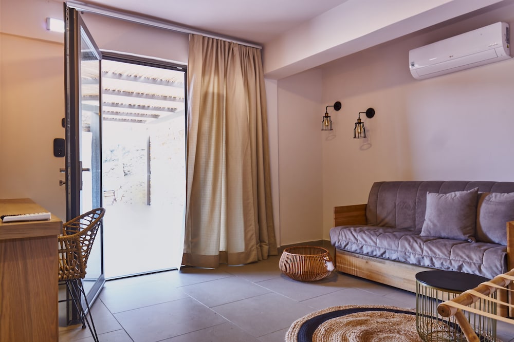 Signature Two Room Suite Sea View