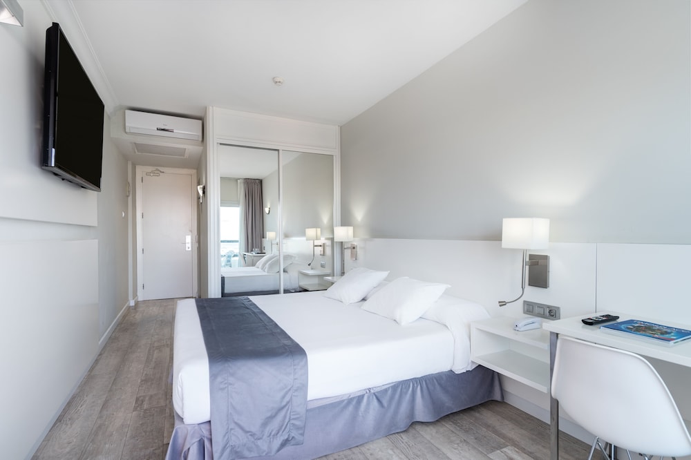 Deluxe Triple Room (2 +1 Niño)
