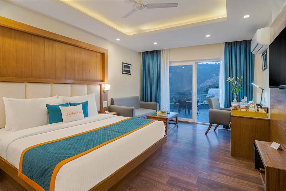 Luxe Room with Terrace - Photo 1