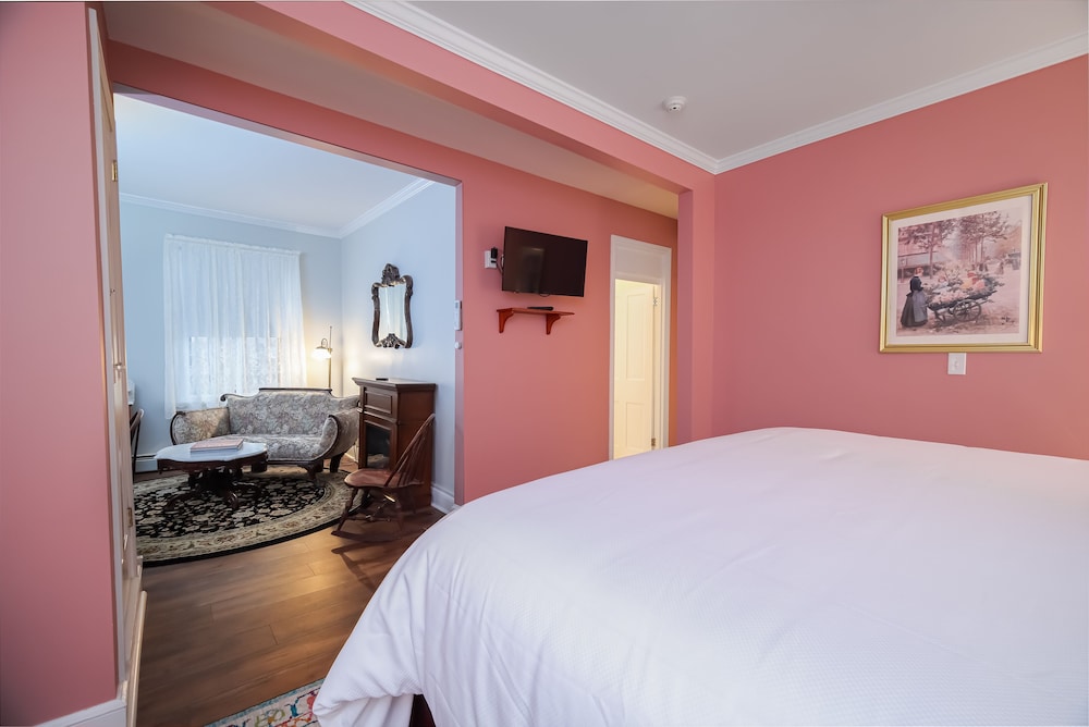 Room (Joseph F. Page Suite) photo 3