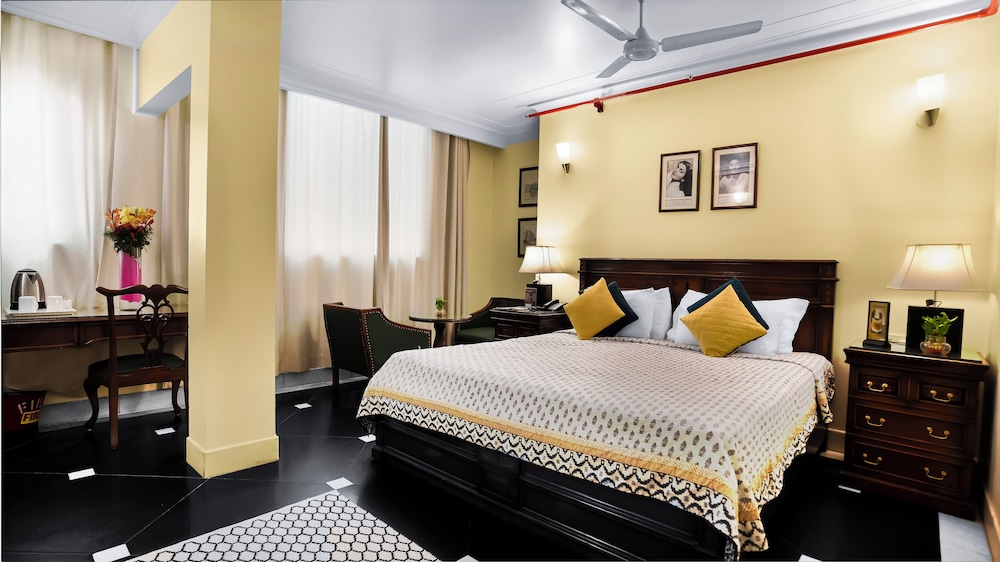 Superior Room with Airport Pickup thumbnail 5