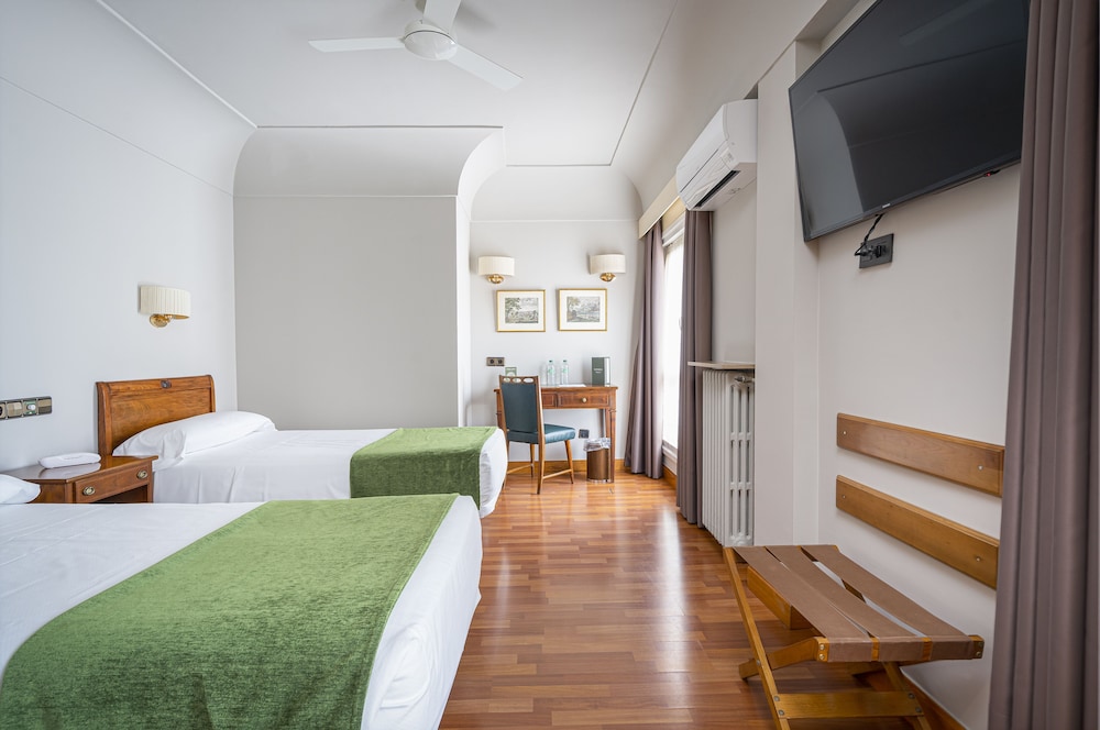 Standard Double Room, 1 Double or 2 Twin Beds