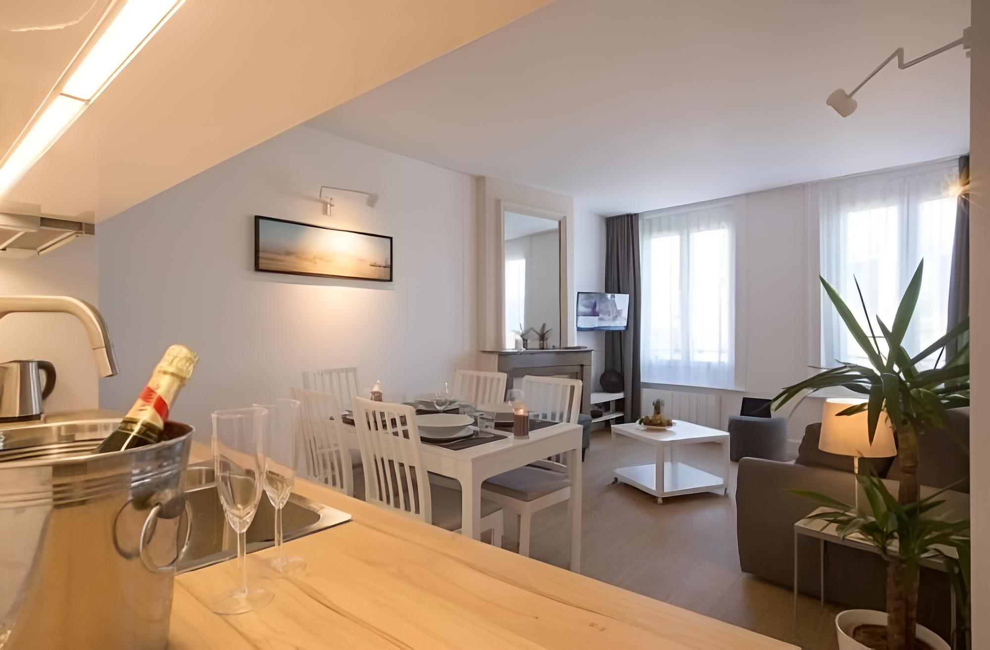 Standard Apartment, Ensuite, City View photo 3