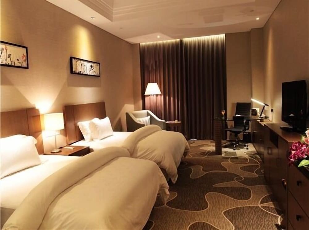 Twin Room (Super Sassy)