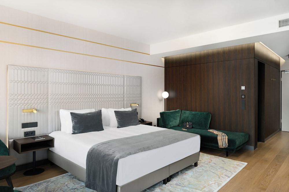 Emerald Suite - Photo 4