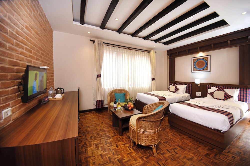 Family Triple Room, City View