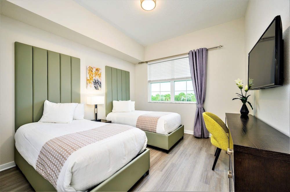 3 Bedroom 2 Bathroom Superior Condo Sleeps 8 thumbnail 6