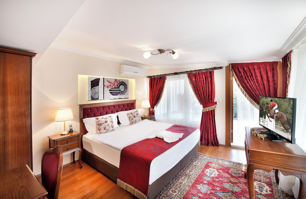 Room, 2 Bedrooms, Balcony, Garden View photo 1