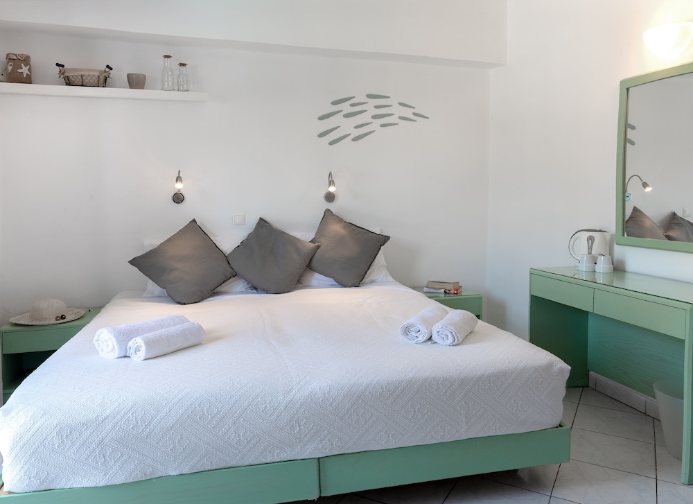 Classic Triple Room photo 2