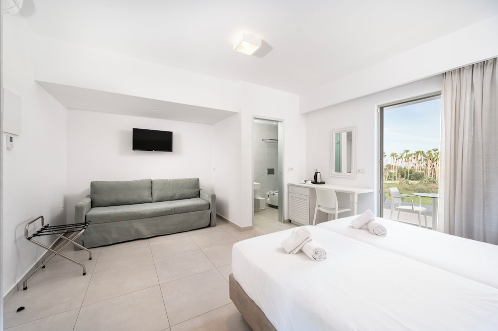 Deluxe Suite, Garden View photo 3
