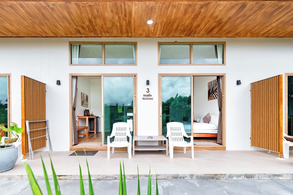Room, Multiple Beds, Garden View