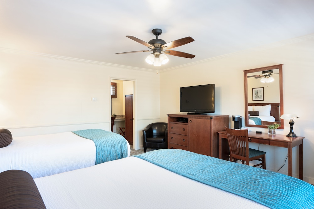 Standard Room, 2 Queen Beds - Photo 3