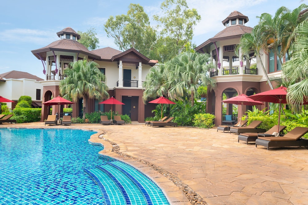 Junior Suite, 2 Queen Beds, Club Lounge Access (Pool Access)