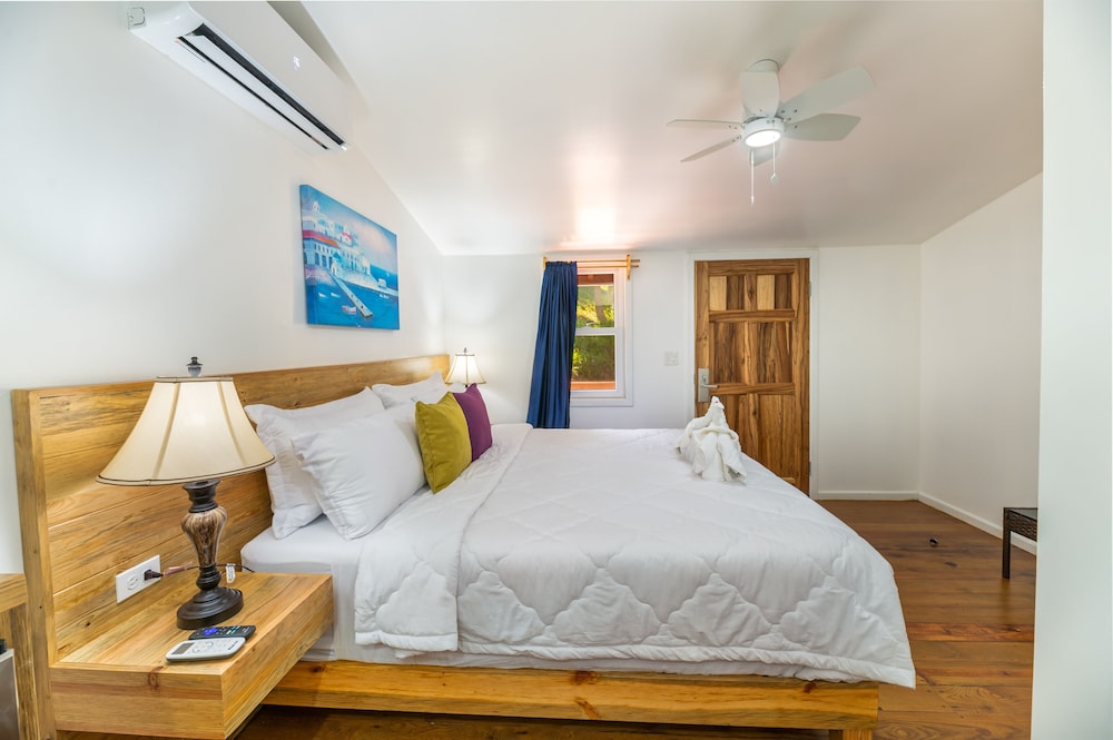 Standard King Room photo 3