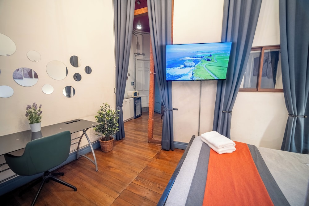 Superior Double Room, 1 Queen Bed, Ensuite, photo 6