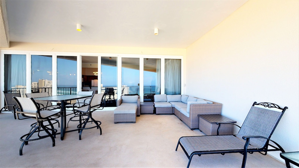 Condo (Tides 1511) photo 2