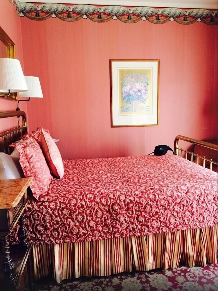 Standard Room, 1 Double Bed (Victorian - Double)