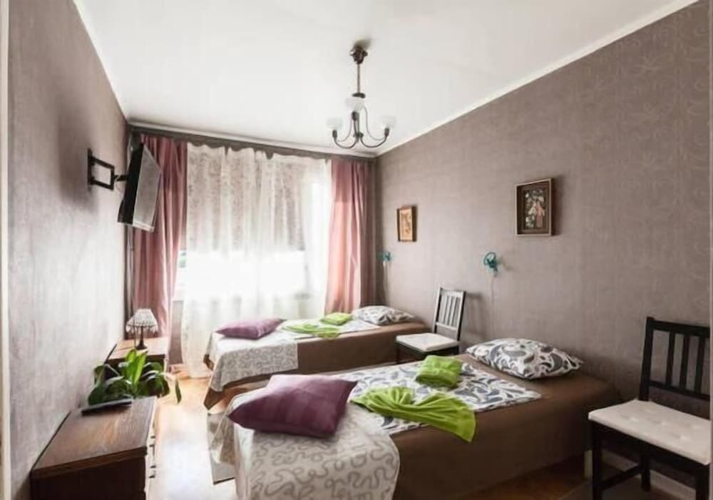 Standard Quadruple Room (Shared Kitchen)