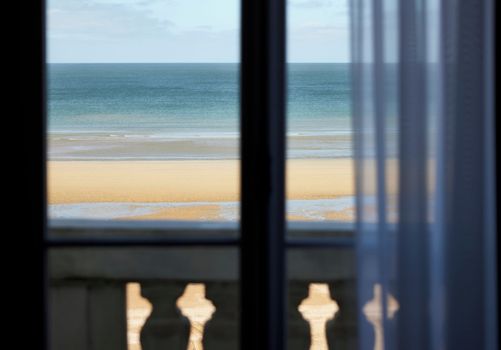 Family Room, 1 King Bed with Sofa bed, Sea View - Photo 9