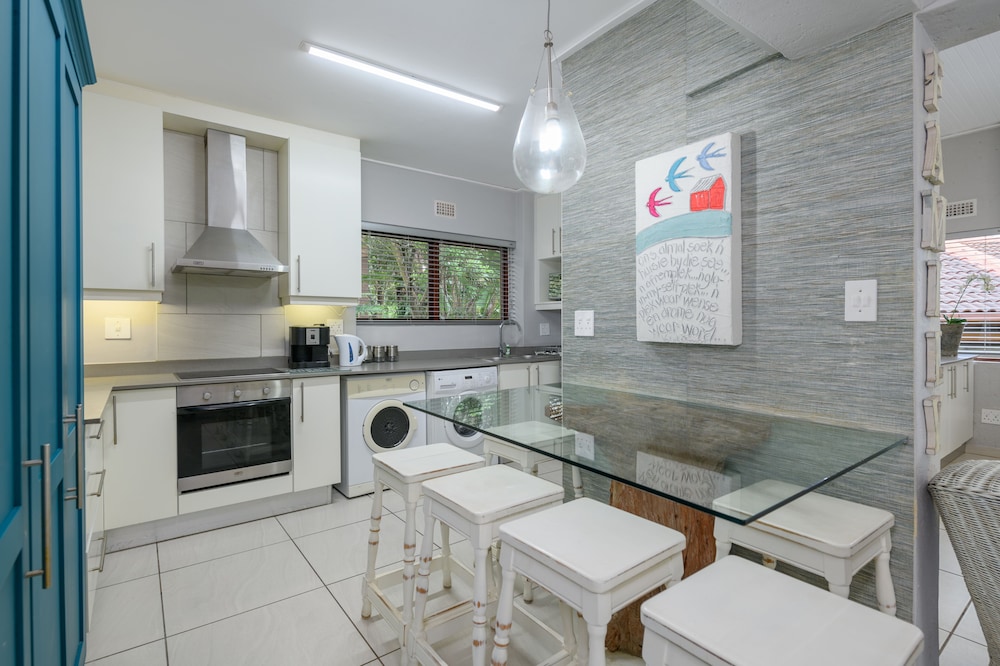 Classic Villa, 4 Bedrooms photo 2