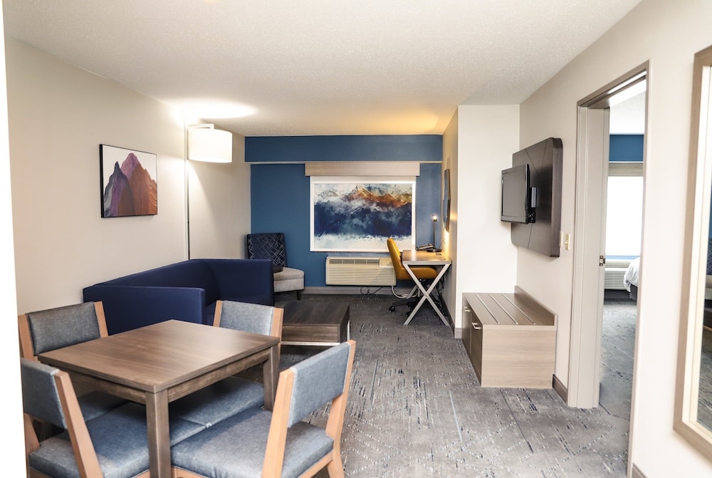 Suite, 1 King Bed, Kitchenette (Additional Living Area) - Photo 6