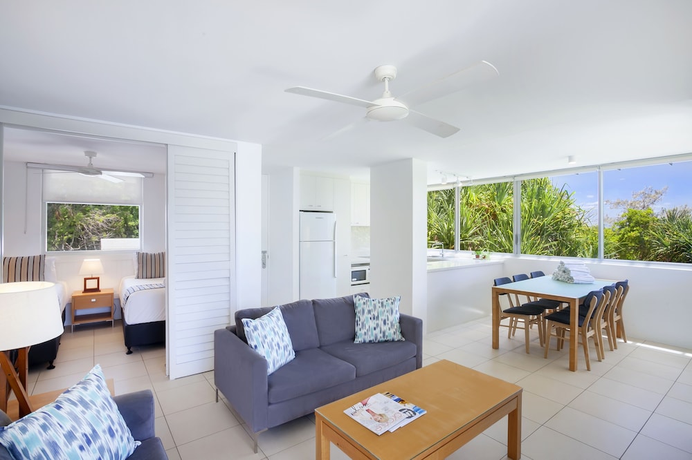 Deluxe Apartment, 3 Bedrooms, Beach View, Beachfront photo 3