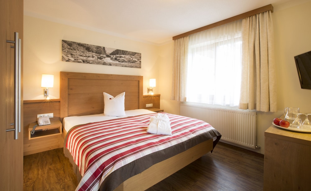 Standard Double Room, Balcony, Mountain View (Oanfoch_DAHUAM) photo 2
