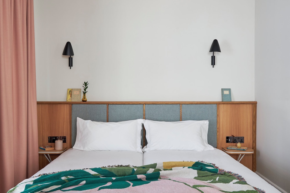 Two Bedroom Terrace Suite - Photo 6