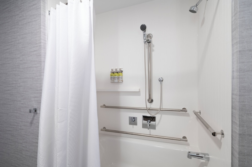 Room, Accessible (Queen Queen)