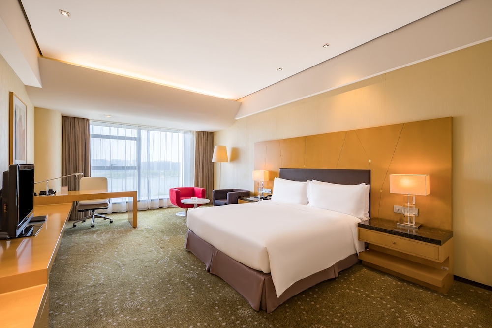 Standard Room, 1 King Bed - Photo 1