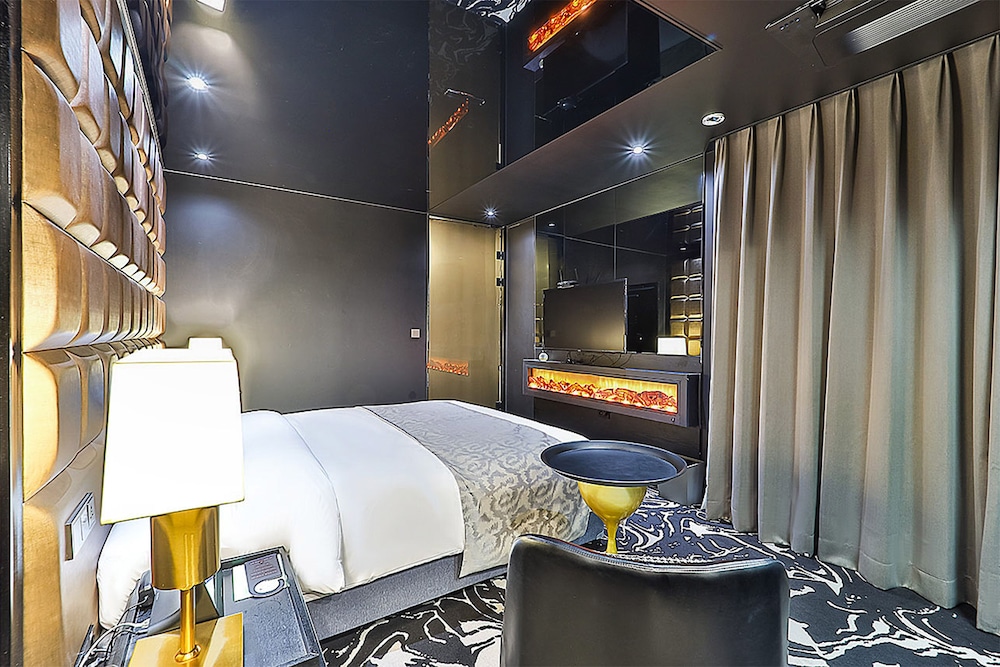 [Free Dinner For 2] Hamilton Noble Suite