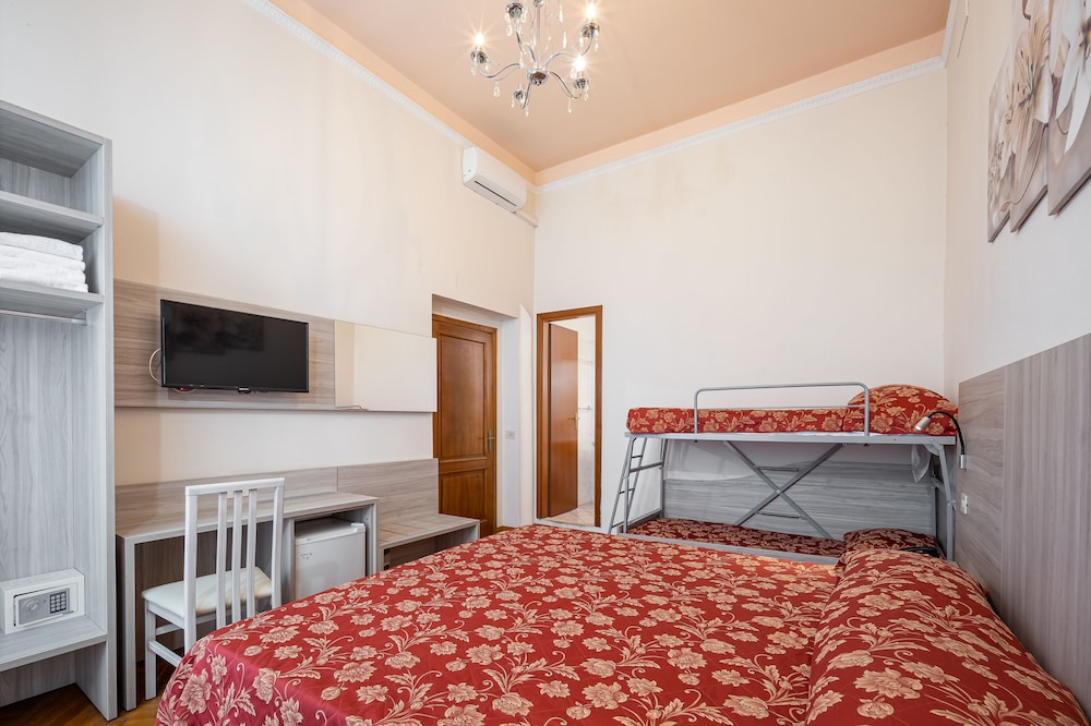 Classic Quadruple Room