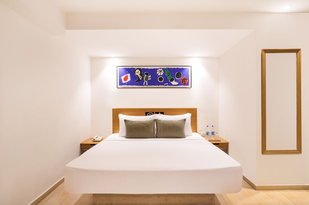 Executive Suite - Photo 3
