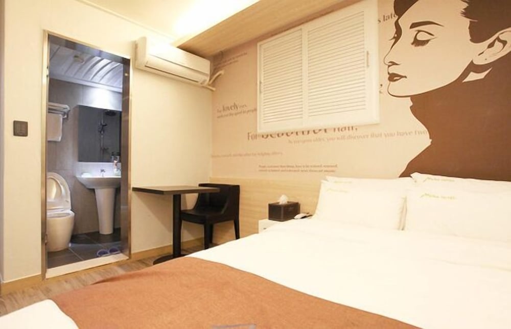 Standard Double Room photo 3
