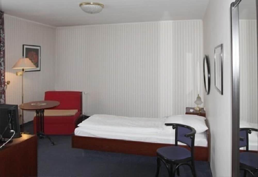 Single Room photo 2