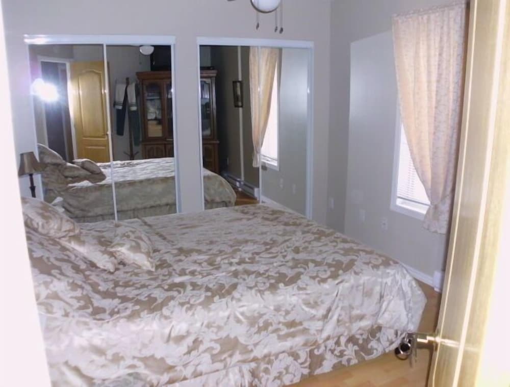 Standard Room, 1 Queen Bed photo 1