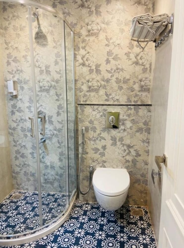 Executive Room - Photo 5