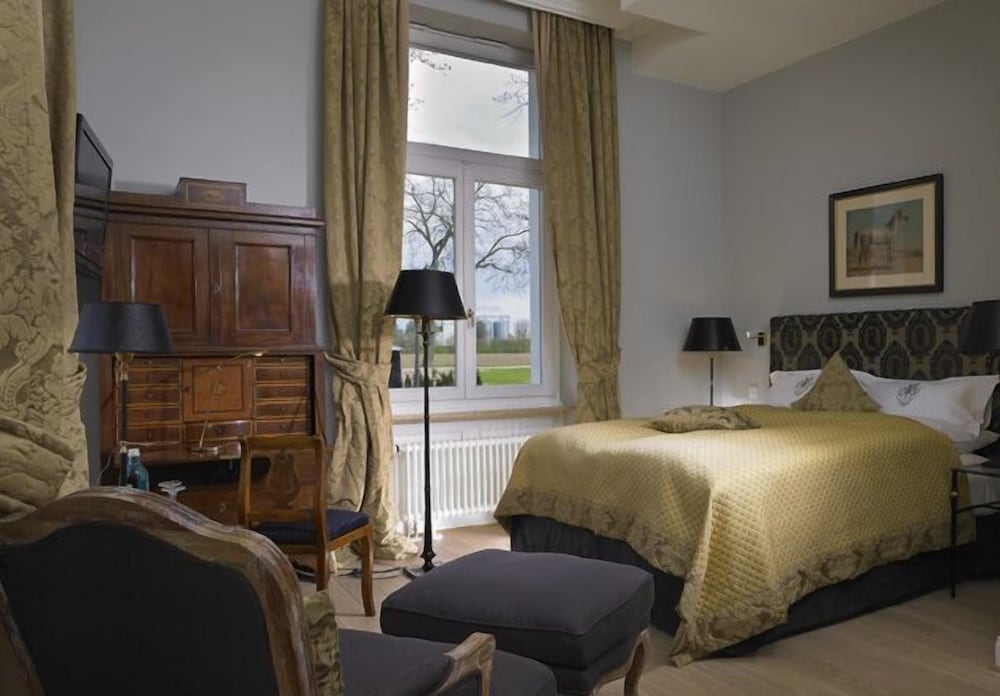 Standard Double Room Single Use, 1 Queen Bed, Non Smoking photo 2
