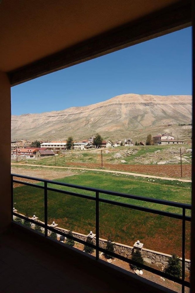 Junior Suite, 1 Bedroom, Balcony, Mountain View