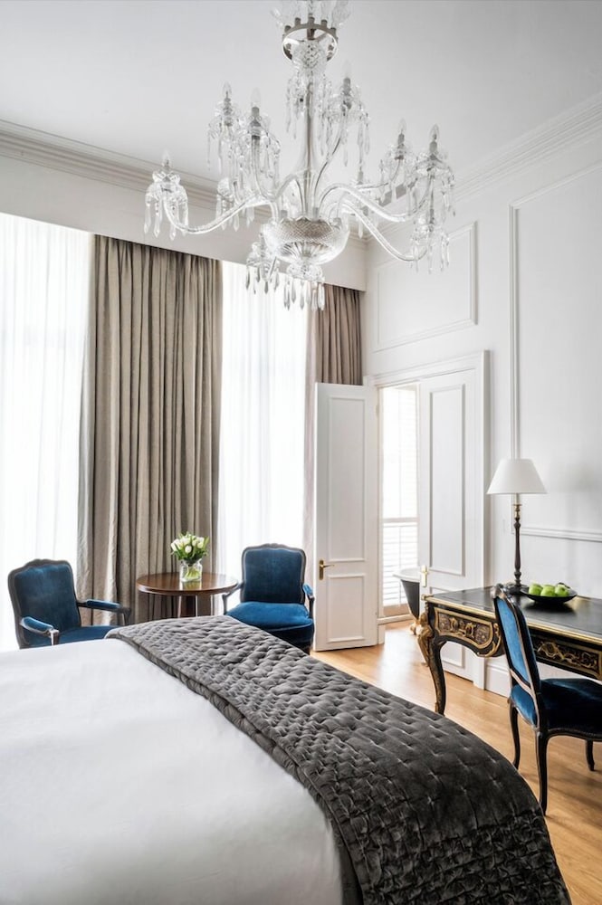 Luxury Studio Suite (1 Four Poster Bed) photo 1